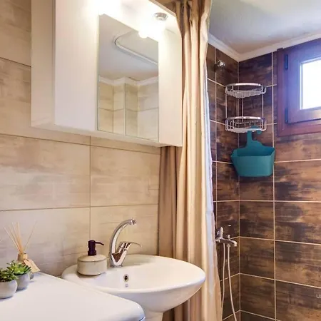Nomadic 2-bdrm 50m From Beach, * Pefkochori
