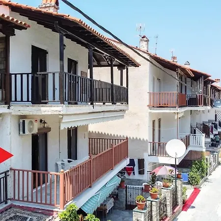 Nomadic 2-bdrm 50m From Beach, Apartment