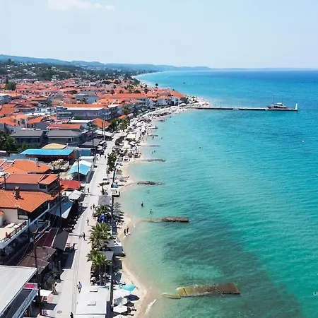 Nomadic 2-bdrm 50m From Beach, Apartment Pefkochori