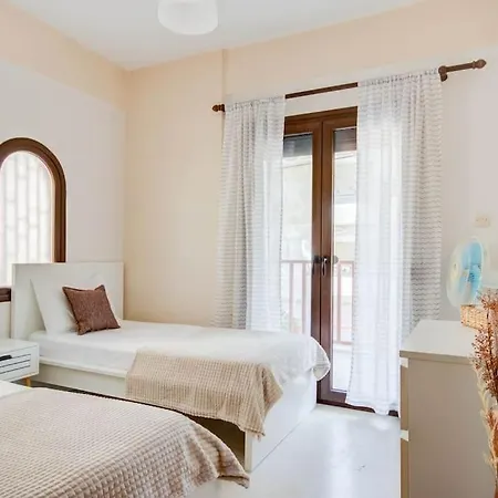 Nomadic 2-bdrm 50m From Beach, Apartment *
