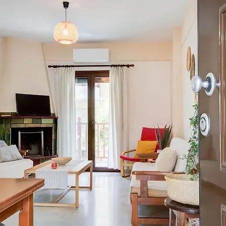 Nomadic 2-bdrm 50m From Beach, Pefkochori